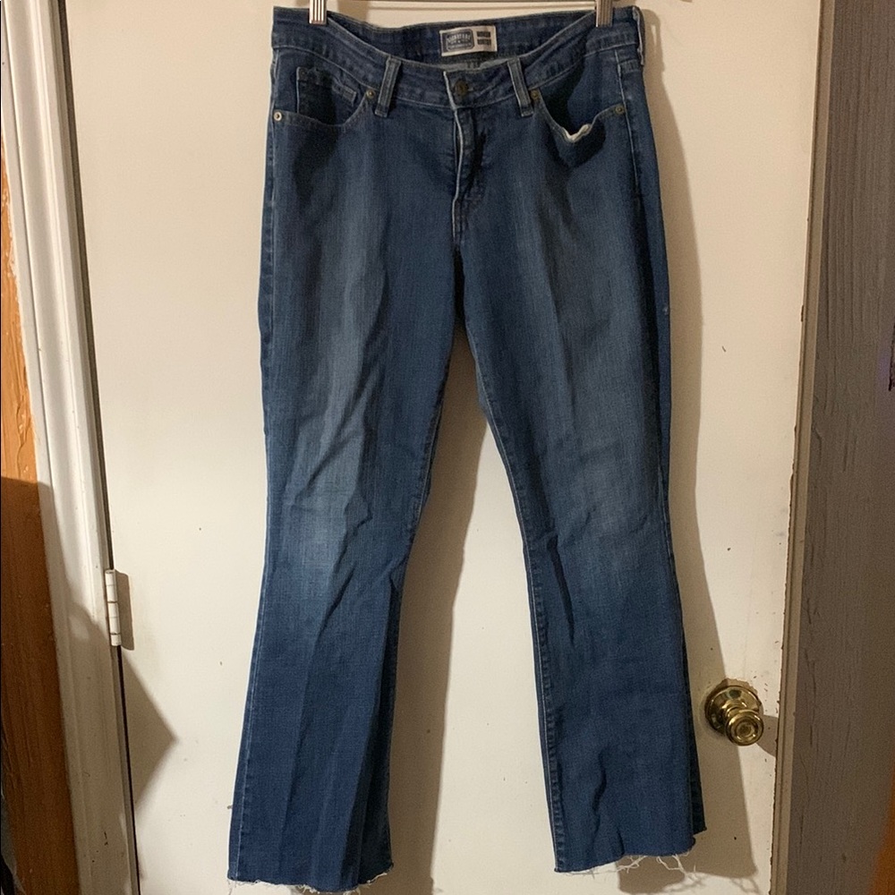 Levi’s Blue Signature Bootcut Jeans with Classic Denim Texture